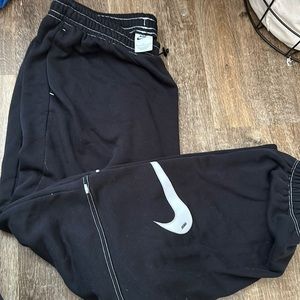 Black Nike high rise cuffed sweatpants